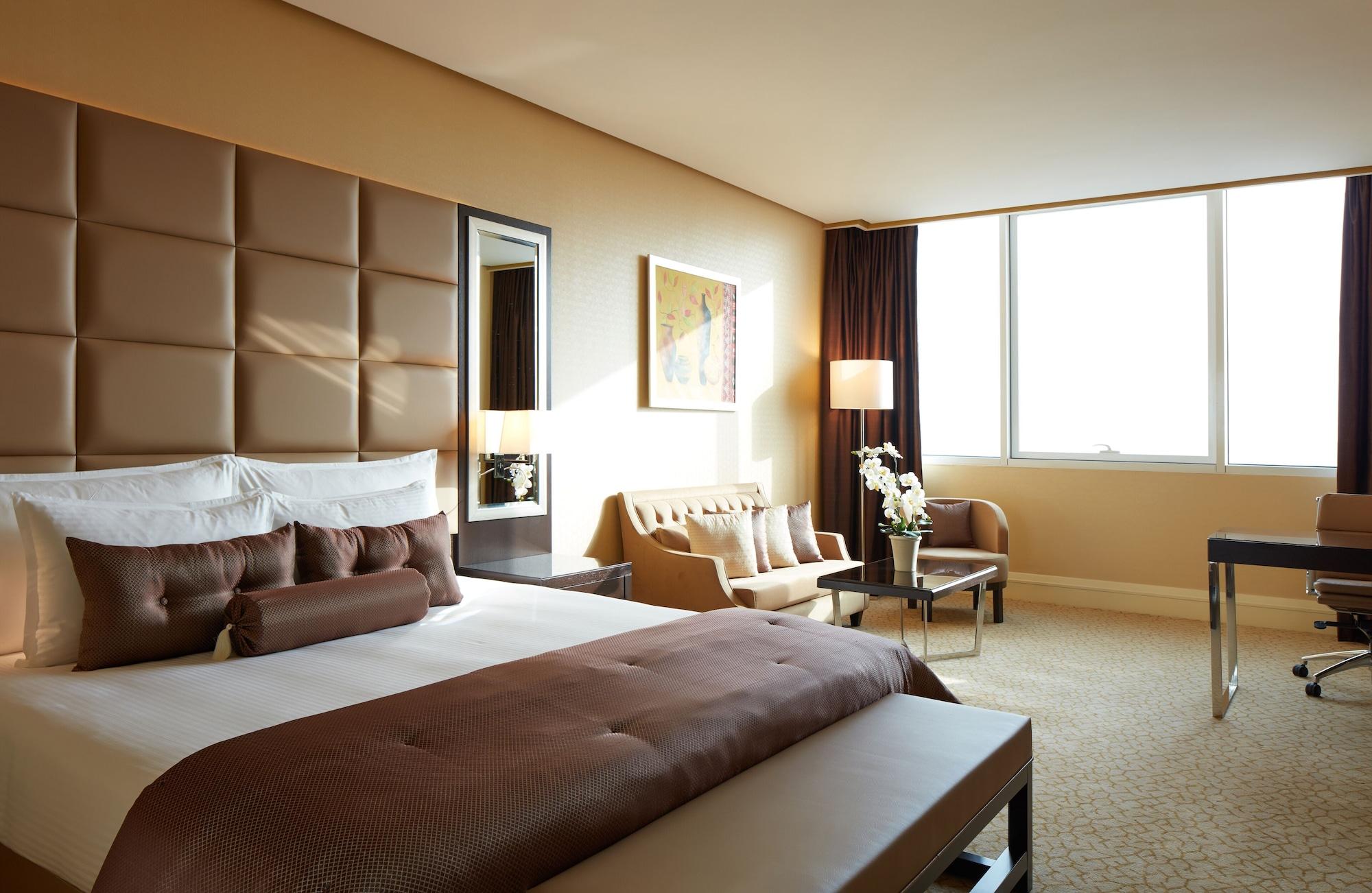 มิลเลเนียม โฮเต็ล แอนด์ คอนเวนชั่น เซ็นเตอร์ คูเวต Hotel Kuwait City ภายนอก รูปภาพ A room at the hotel