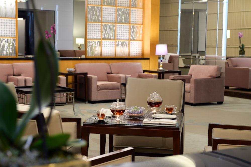 มิลเลเนียม โฮเต็ล แอนด์ คอนเวนชั่น เซ็นเตอร์ คูเวต Hotel Kuwait City ภายนอก รูปภาพ The lounge at the airport