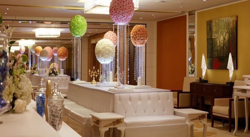 มิลเลเนียม โฮเต็ล แอนด์ คอนเวนชั่น เซ็นเตอร์ คูเวต Hotel Kuwait City ภายนอก รูปภาพ The lobby of the hotel
