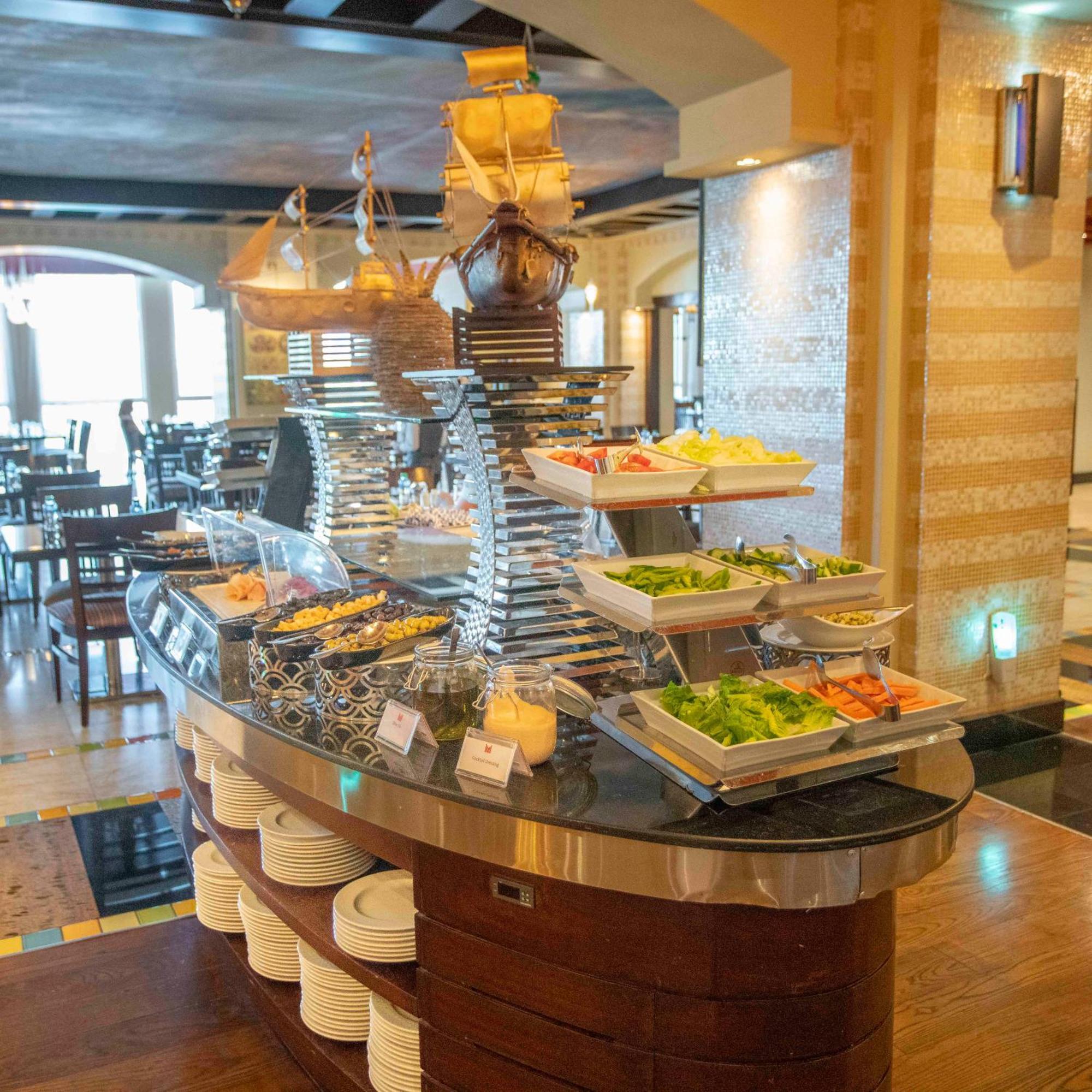มิลเลเนียม โฮเต็ล แอนด์ คอนเวนชั่น เซ็นเตอร์ คูเวต Hotel Kuwait City ภายนอก รูปภาพ A salad bar