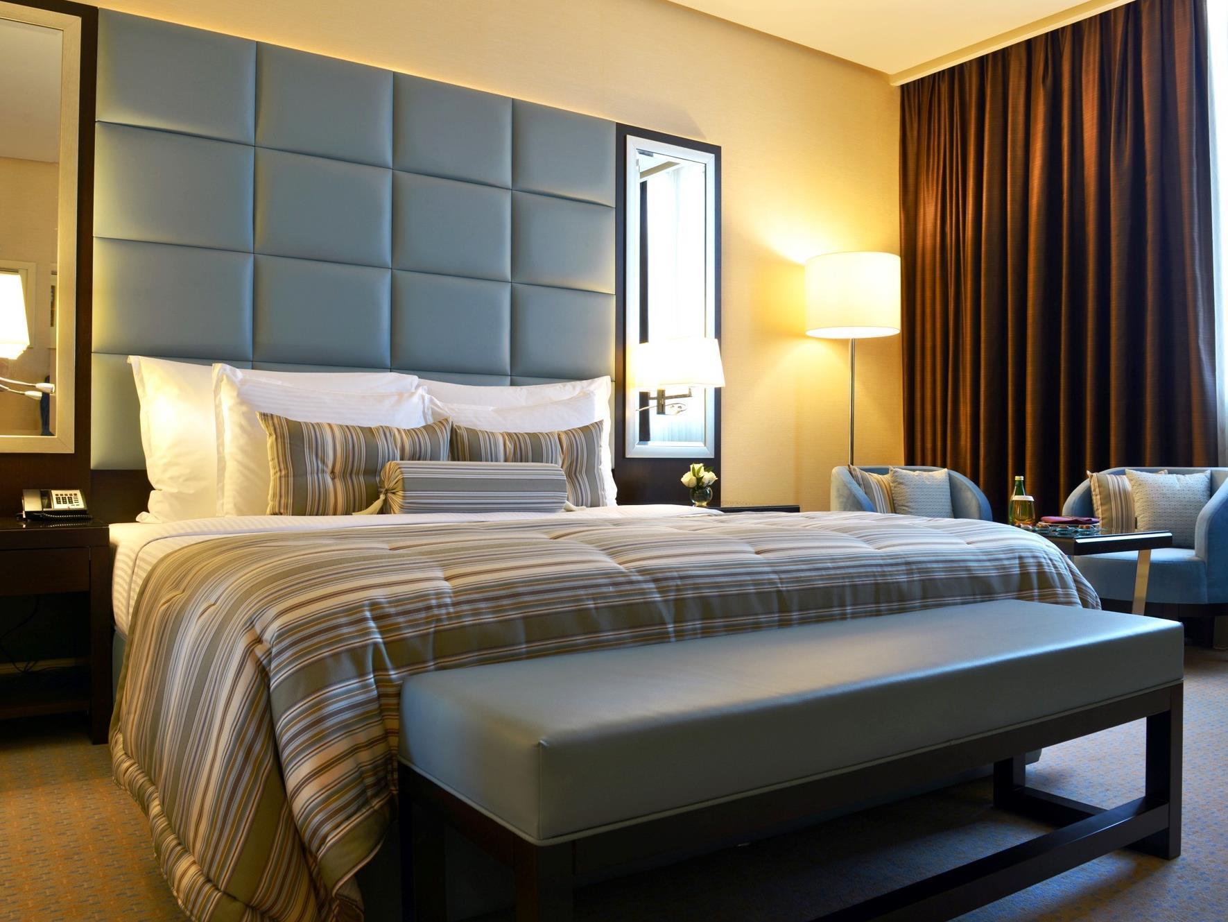มิลเลเนียม โฮเต็ล แอนด์ คอนเวนชั่น เซ็นเตอร์ คูเวต Hotel Kuwait City ภายนอก รูปภาพ A bedroom at the hotel