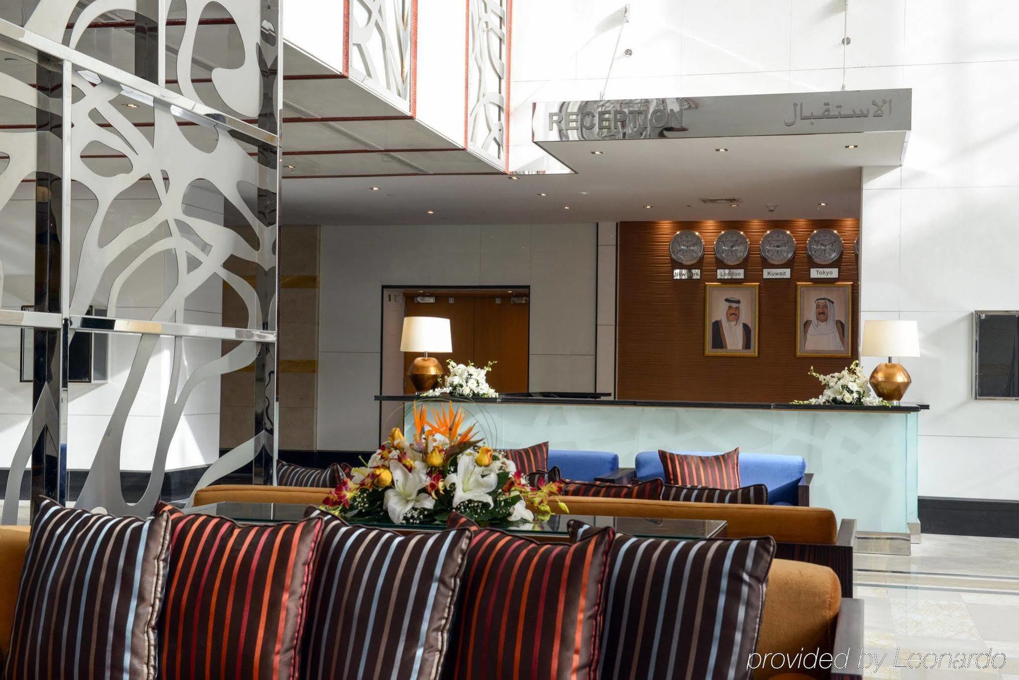มิลเลเนียม โฮเต็ล แอนด์ คอนเวนชั่น เซ็นเตอร์ คูเวต Hotel Kuwait City ภายนอก รูปภาพ The lobby of the hotel