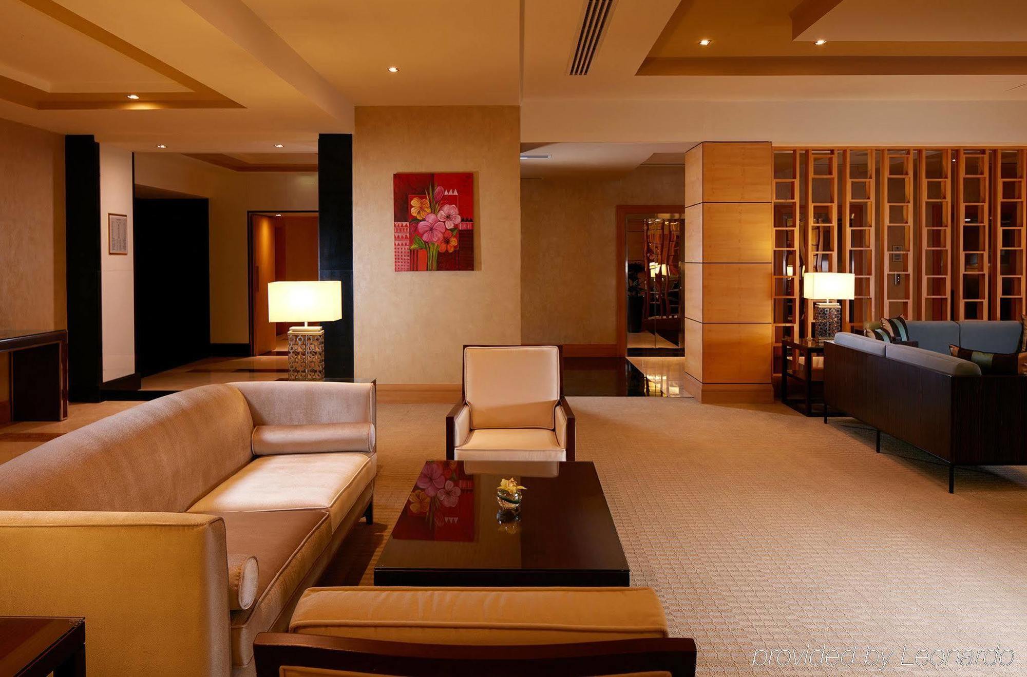 มิลเลเนียม โฮเต็ล แอนด์ คอนเวนชั่น เซ็นเตอร์ คูเวต Hotel Kuwait City ภายนอก รูปภาพ The interior of the lounge