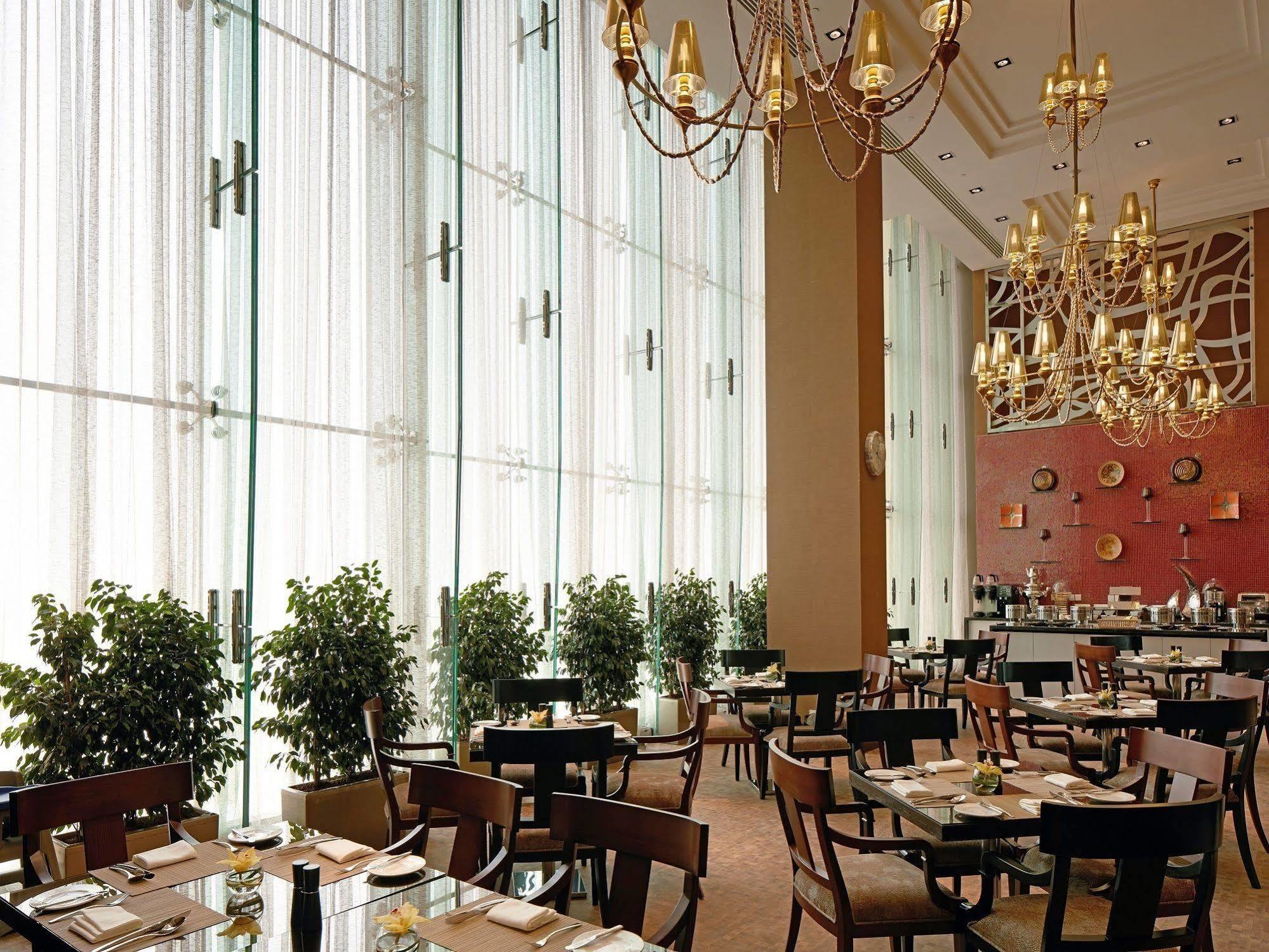 มิลเลเนียม โฮเต็ล แอนด์ คอนเวนชั่น เซ็นเตอร์ คูเวต Hotel Kuwait City ภายนอก รูปภาพ The restaurant